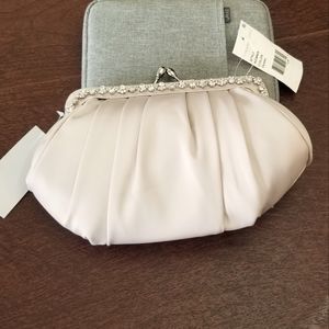 NWT Adrianna Papell Kennis Satin Pouchette Clutch